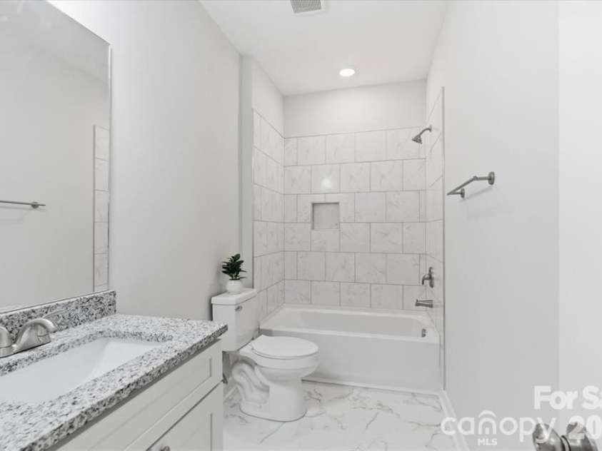 509 Carolina Avenue, Shelby, NC 28150.  MLS# CAR4417929, YatesRealty ID 13365. 