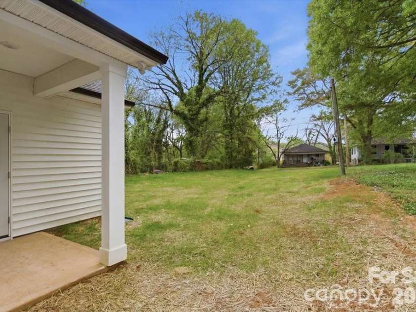 509 Carolina Avenue, Shelby, NC 28150.  MLS# CAR4417929, YatesRealty ID 13365. 