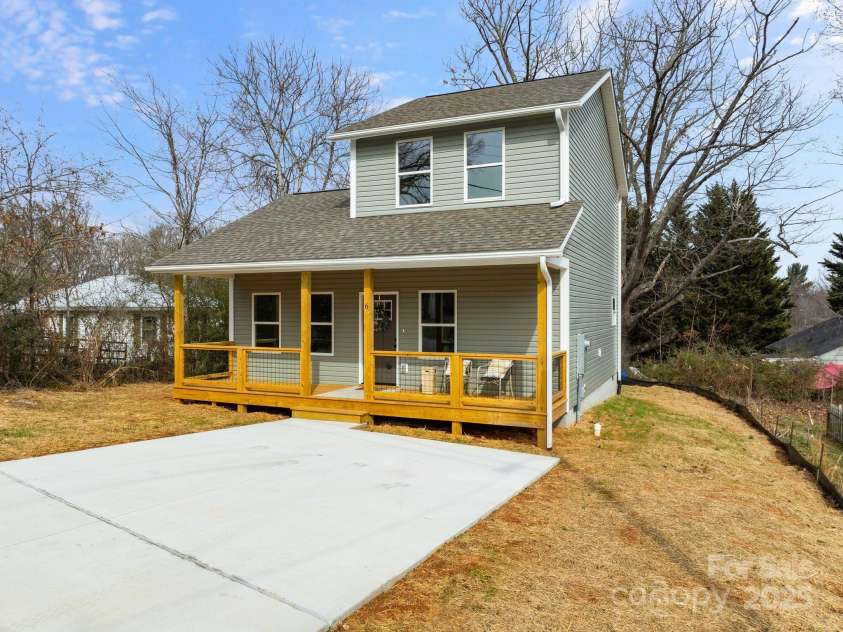 6 Selwyn Place, Asheville, NC 28806.  MLS# CAR4185915, YatesRealty ID 13366. 6 Selwyn Pl
