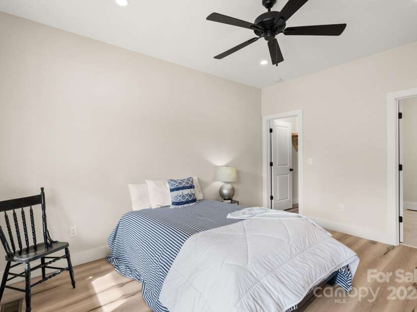 6 Selwyn Place, Asheville, NC 28806.  MLS# CAR4185915, YatesRealty ID 13366. Primary Bedroom on Main