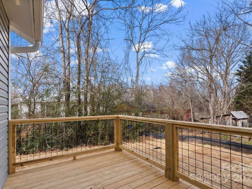 6 Selwyn Place, Asheville, NC 28806.  MLS# CAR4185915, YatesRealty ID 13366. Privacy fence to be added in back yard