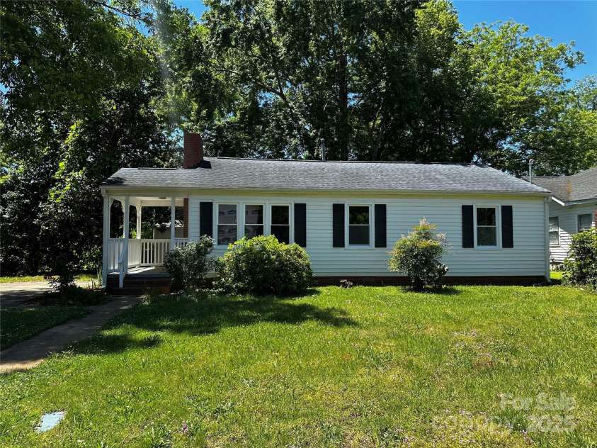 1119 Sanders Street, Rock Hill, SC 29732.  MLS# CAR4255242, YatesRealty ID 13368. FRONT