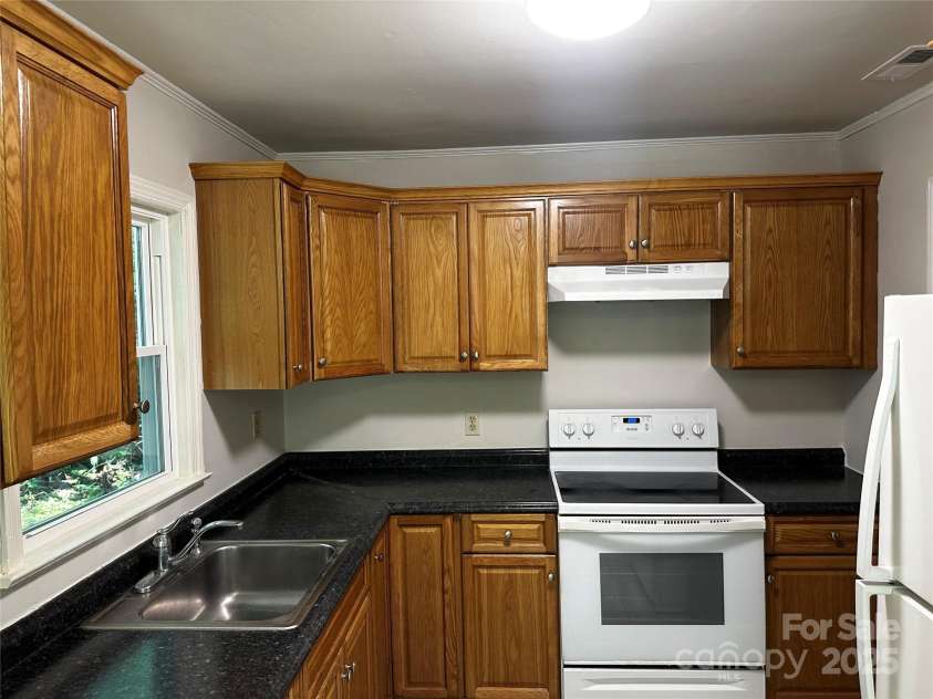 1119 Sanders Street, Rock Hill, SC 29732.  MLS# CAR4255242, YatesRealty ID 13368. KITCHEN