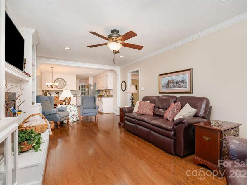 14027 Springwater Drive, Matthews, NC 28105.  MLS# CAR4256903, YatesRealty ID 13369. 