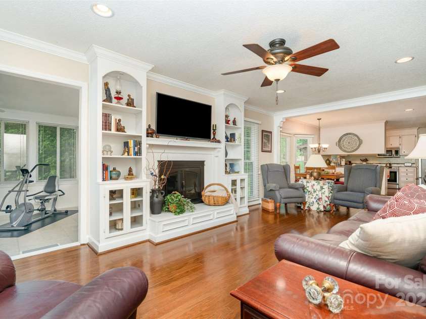 14027 Springwater Drive, Matthews, NC 28105.  MLS# CAR4256903, YatesRealty ID 13369. 