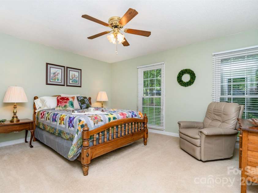 14027 Springwater Drive, Matthews, NC 28105.  MLS# CAR4256903, YatesRealty ID 13369. 