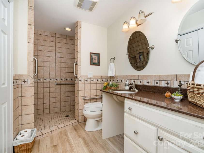 14027 Springwater Drive, Matthews, NC 28105.  MLS# CAR4256903, YatesRealty ID 13369. 