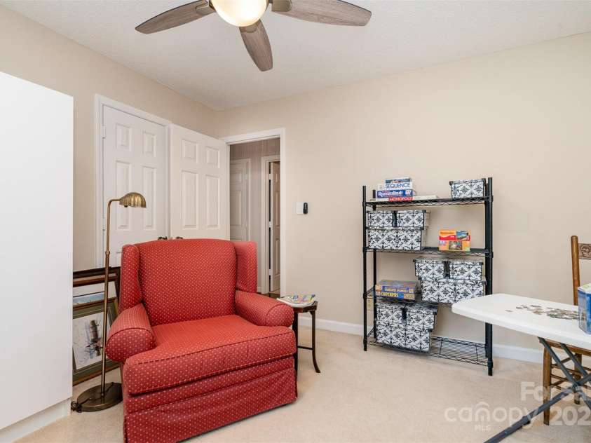 14027 Springwater Drive, Matthews, NC 28105.  MLS# CAR4256903, YatesRealty ID 13369. 