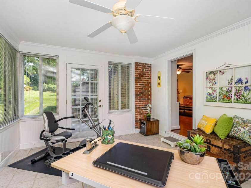 14027 Springwater Drive, Matthews, NC 28105.  MLS# CAR4256903, YatesRealty ID 13369. 