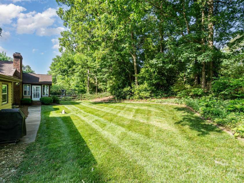 14027 Springwater Drive, Matthews, NC 28105.  MLS# CAR4256903, YatesRealty ID 13369. 