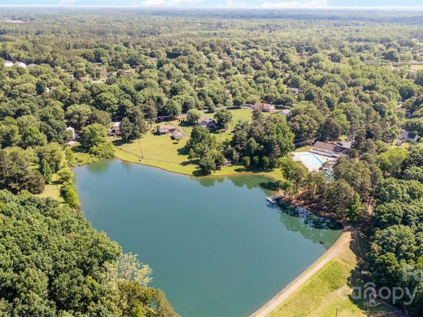 14027 Springwater Drive, Matthews, NC 28105.  MLS# CAR4256903, YatesRealty ID 13369. 