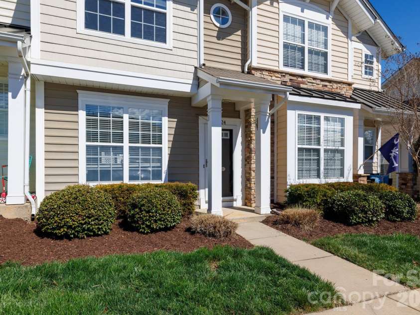 824 Gentlewinds Court, Fort Mill, SC 29708.  MLS# CAR4355817, YatesRealty ID 13369. 