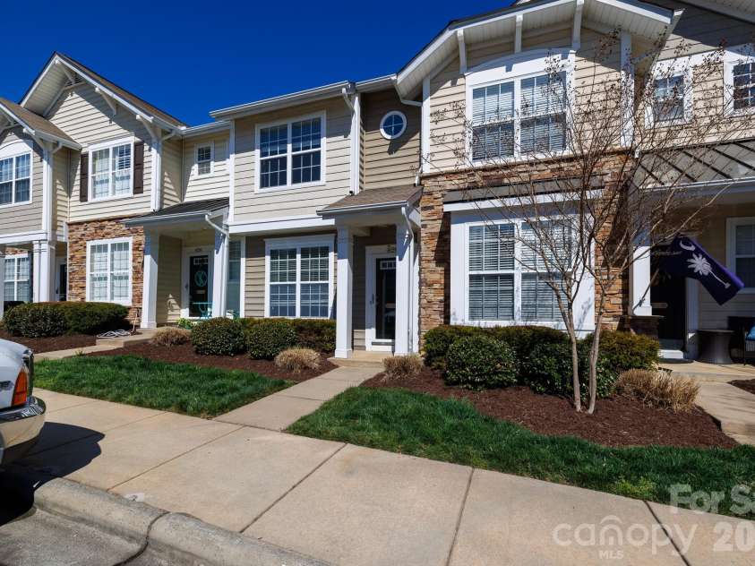 824 Gentlewinds Court, Fort Mill, SC 29708.  MLS# CAR4355817, YatesRealty ID 13369. 