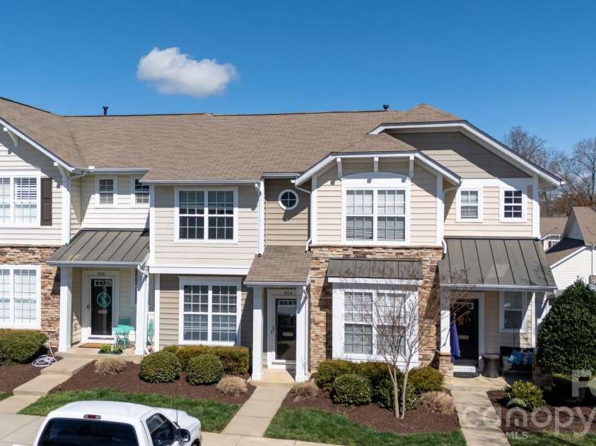 824 Gentlewinds Court, Fort Mill, SC 29708.  MLS# CAR4355817, YatesRealty ID 13369. 