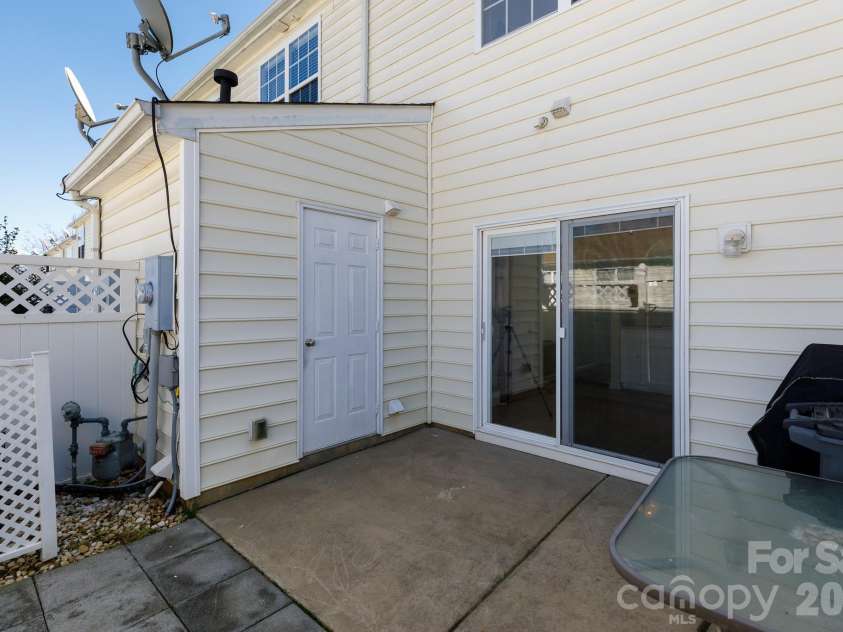 824 Gentlewinds Court, Fort Mill, SC 29708.  MLS# CAR4355817, YatesRealty ID 13369. 