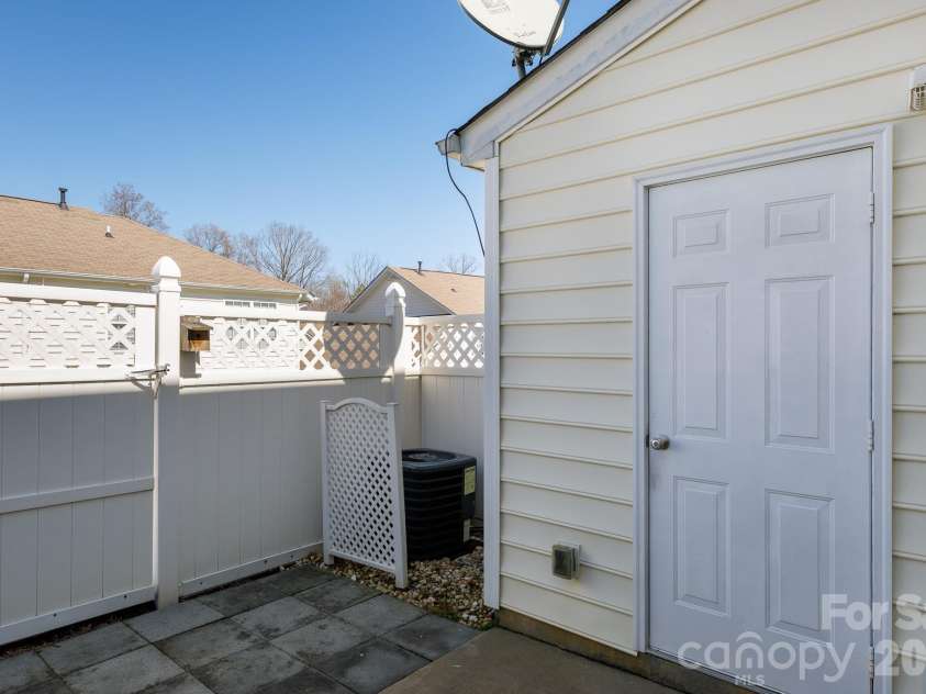 824 Gentlewinds Court, Fort Mill, SC 29708.  MLS# CAR4355817, YatesRealty ID 13369. 
