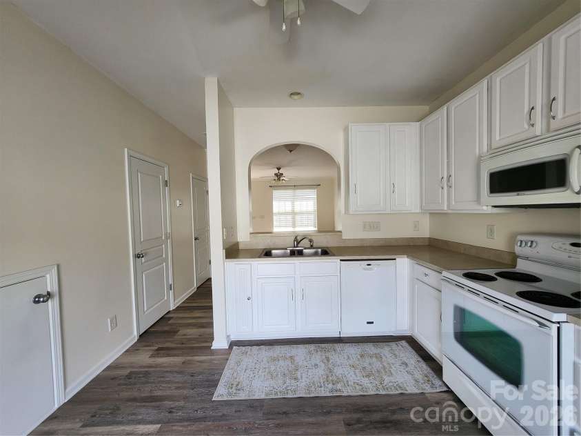 824 Gentlewinds Court, Fort Mill, SC 29708.  MLS# CAR4355817, YatesRealty ID 13369. 