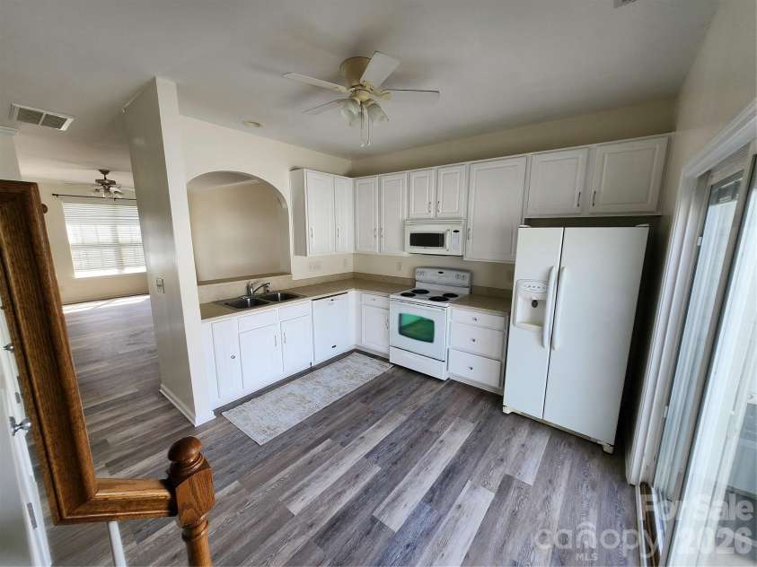 824 Gentlewinds Court, Fort Mill, SC 29708.  MLS# CAR4355817, YatesRealty ID 13369. 