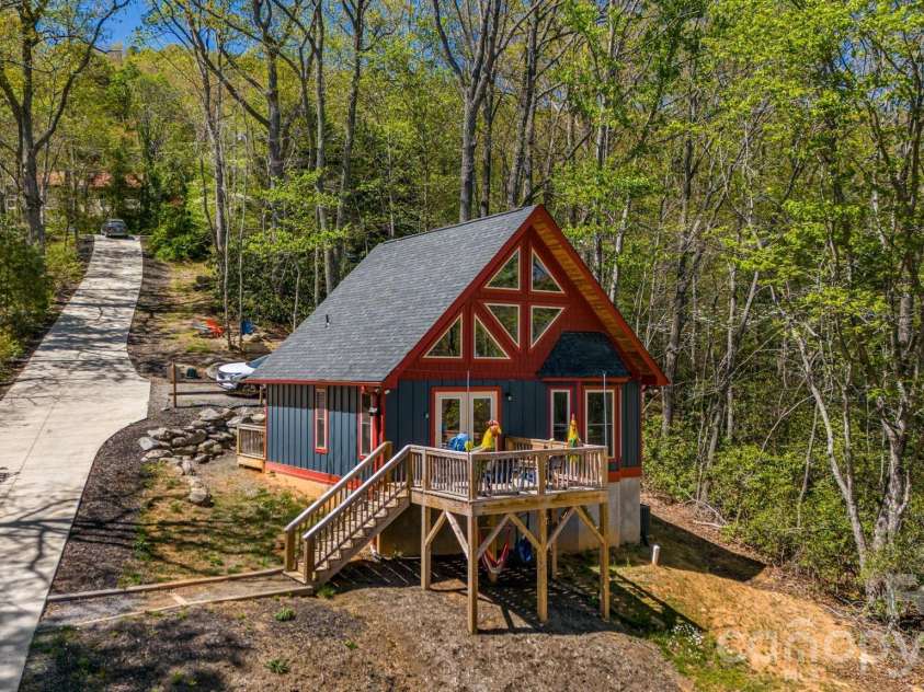 67/69 Flat Top Mountain Road, Fairview, NC 28730.  MLS# CAR4218897, YatesRealty ID 1337. 