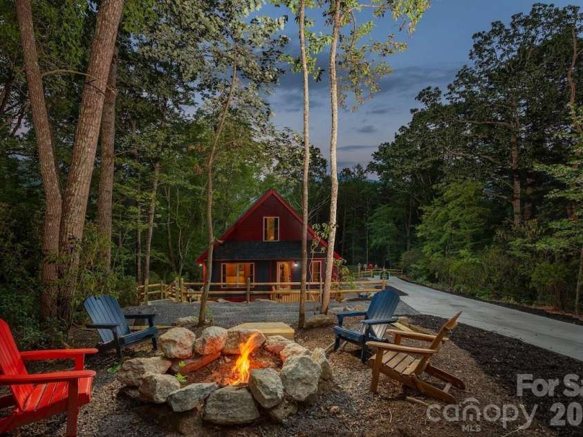 67/69 Flat Top Mountain Road, Fairview, NC 28730.  MLS# CAR4218897, YatesRealty ID 1337. 
