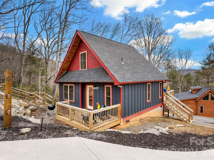 67/69 Flat Top Mountain Road, Fairview, NC 28730.  MLS# CAR4218897, YatesRealty ID 1337. 