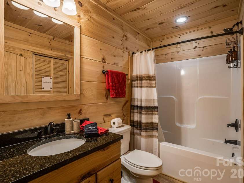 67/69 Flat Top Mountain Road, Fairview, NC 28730.  MLS# CAR4218897, YatesRealty ID 1337. 