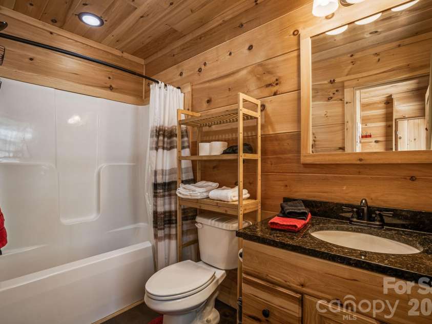 67/69 Flat Top Mountain Road, Fairview, NC 28730.  MLS# CAR4218897, YatesRealty ID 1337. 