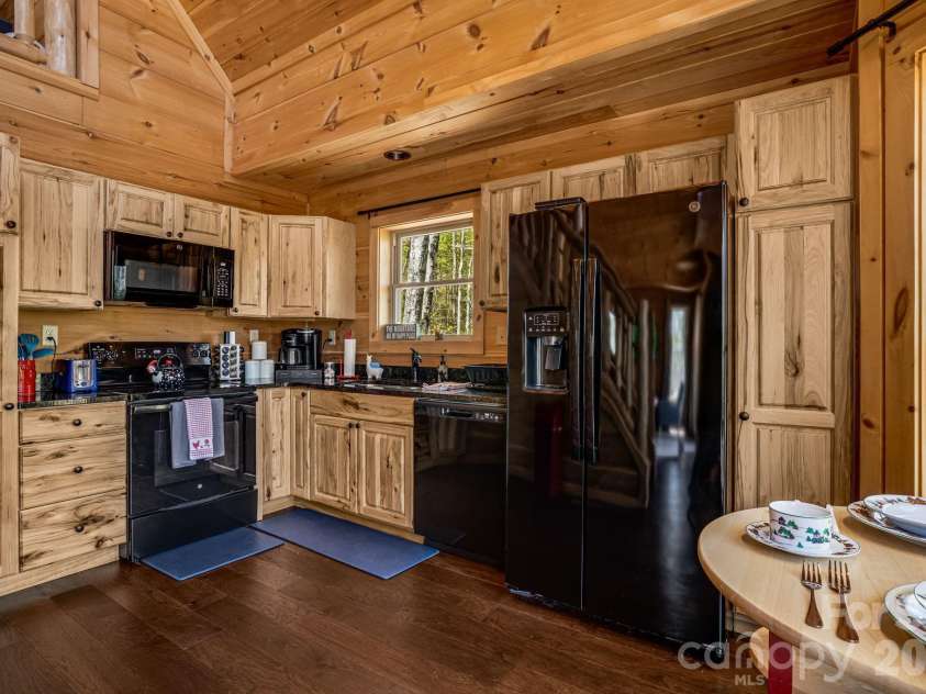 67/69 Flat Top Mountain Road, Fairview, NC 28730.  MLS# CAR4218897, YatesRealty ID 1337. 