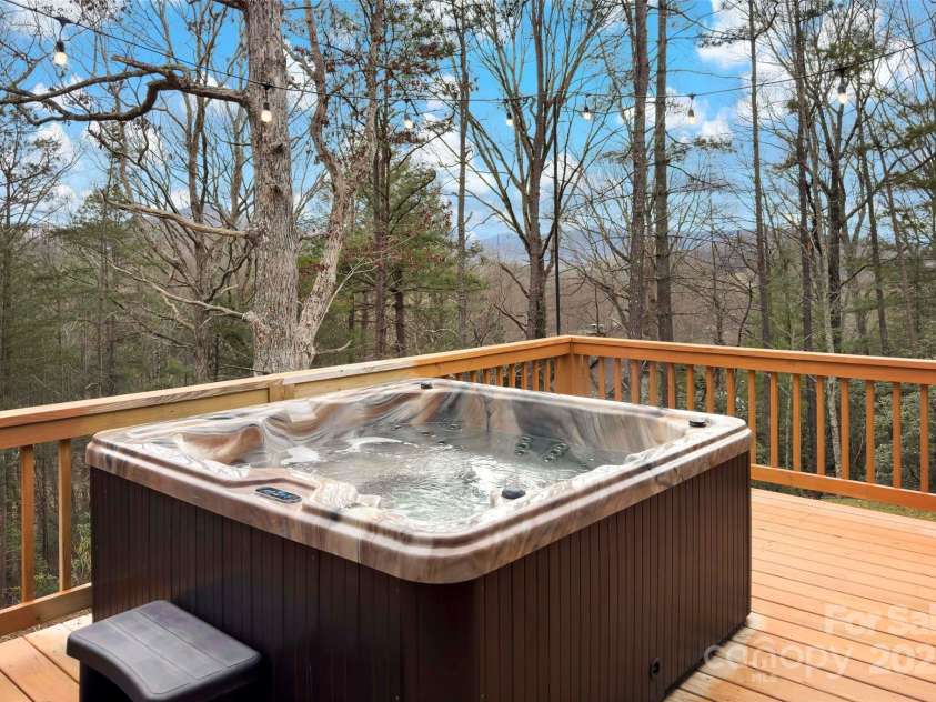 67/69 Flat Top Mountain Road, Fairview, NC 28730.  MLS# CAR4218998, YatesRealty ID 1337. 