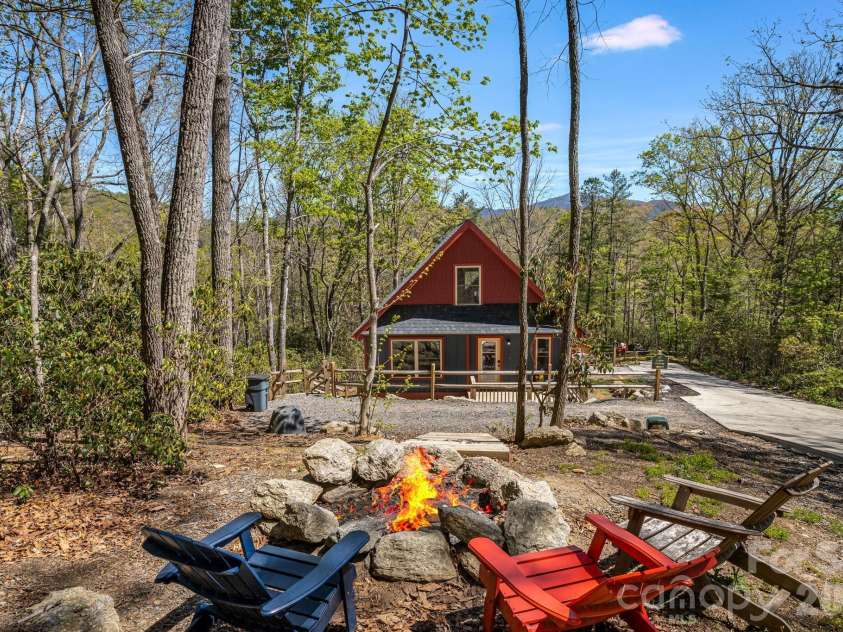 67/69 Flat Top Mountain Road, Fairview, NC 28730.  MLS# CAR4218998, YatesRealty ID 1337. 