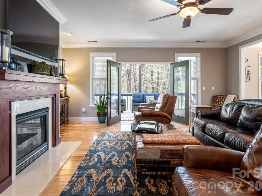 44 Cherry Ridge Lane, Weaverville, NC 28787.  MLS# CAR4369834, YatesRealty ID 13370. 