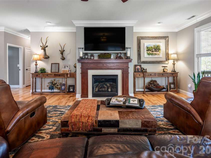 44 Cherry Ridge Lane, Weaverville, NC 28787.  MLS# CAR4369834, YatesRealty ID 13370. 
