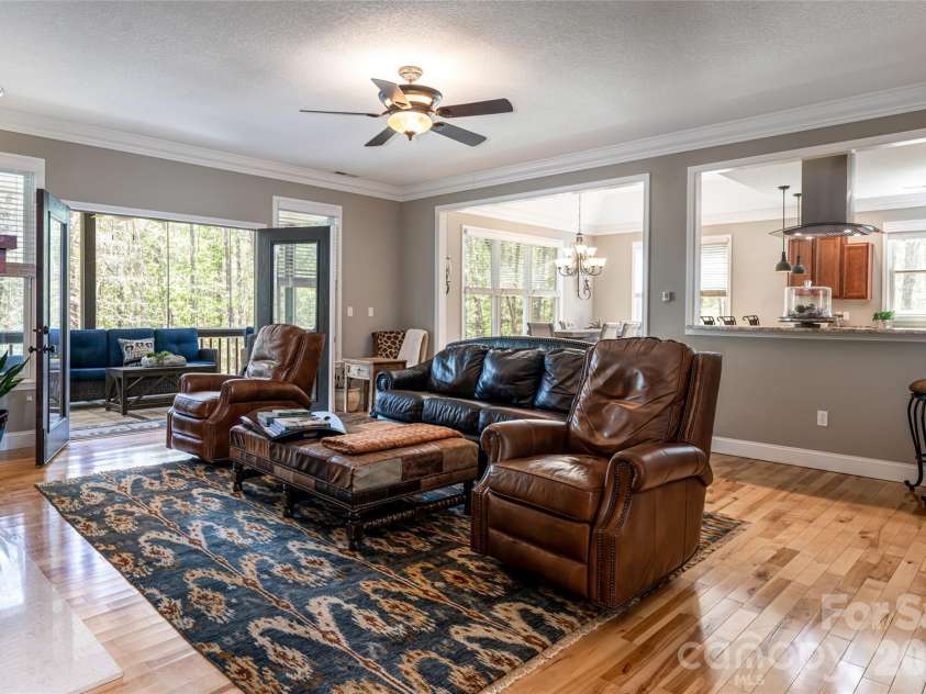 44 Cherry Ridge Lane, Weaverville, NC 28787.  MLS# CAR4369834, YatesRealty ID 13370. 