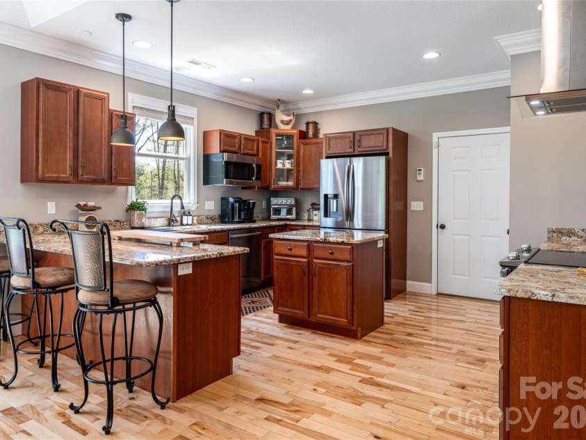 44 Cherry Ridge Lane, Weaverville, NC 28787.  MLS# CAR4369834, YatesRealty ID 13370. 