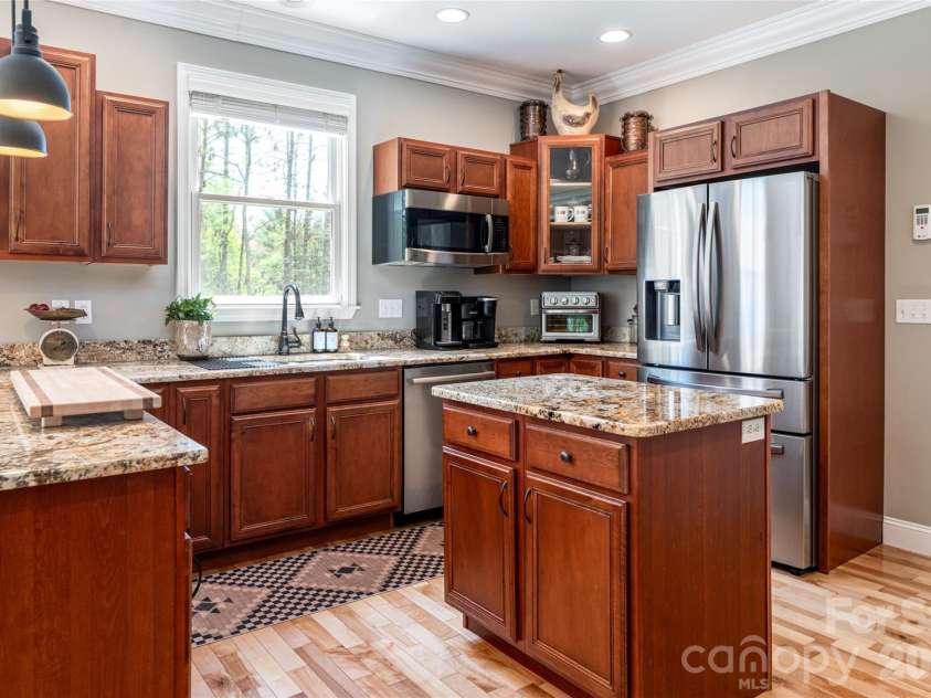 44 Cherry Ridge Lane, Weaverville, NC 28787.  MLS# CAR4369834, YatesRealty ID 13370. 