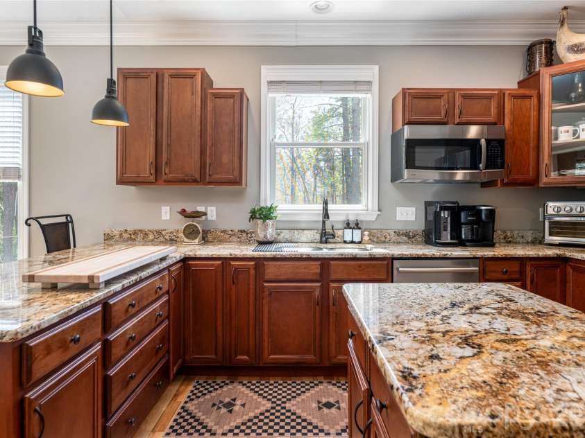 44 Cherry Ridge Lane, Weaverville, NC 28787.  MLS# CAR4369834, YatesRealty ID 13370. 