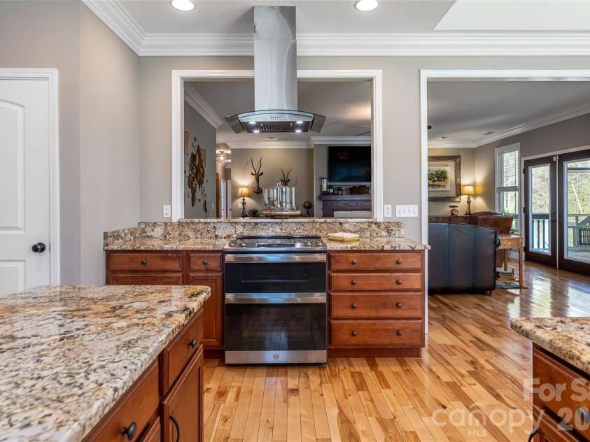 44 Cherry Ridge Lane, Weaverville, NC 28787.  MLS# CAR4369834, YatesRealty ID 13370. 