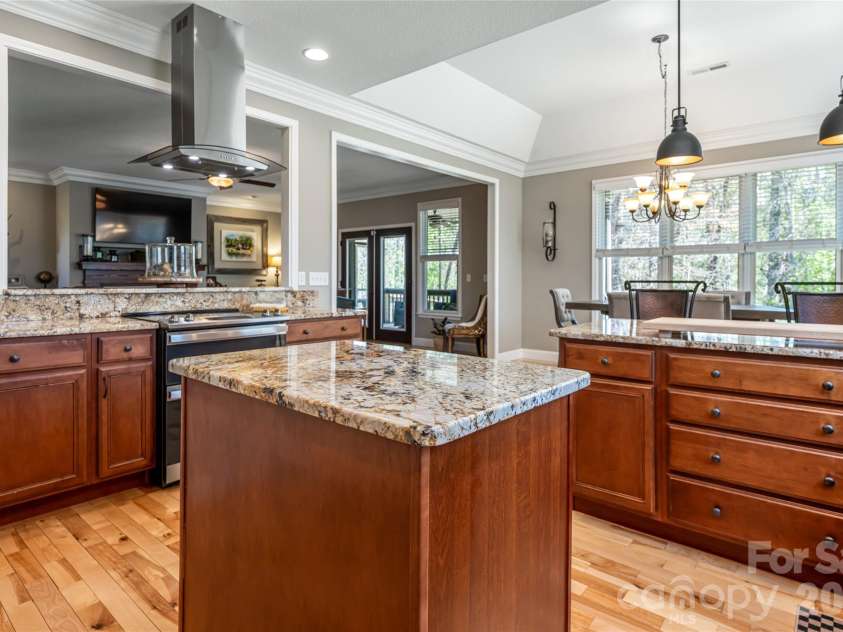 44 Cherry Ridge Lane, Weaverville, NC 28787.  MLS# CAR4369834, YatesRealty ID 13370. 