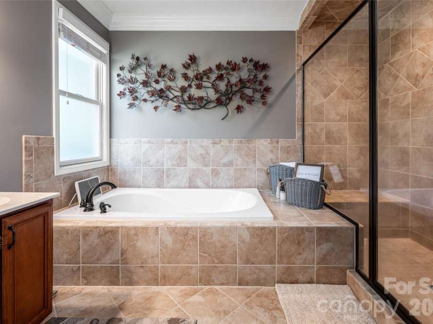 44 Cherry Ridge Lane, Weaverville, NC 28787.  MLS# CAR4369834, YatesRealty ID 13370. 