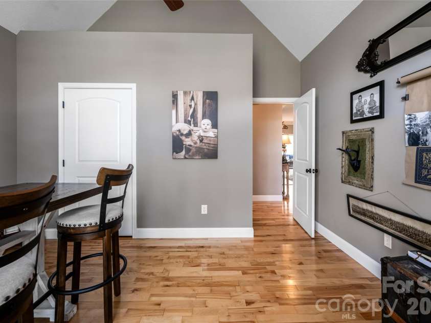 44 Cherry Ridge Lane, Weaverville, NC 28787.  MLS# CAR4369834, YatesRealty ID 13370. 