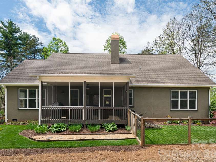 44 Cherry Ridge Lane, Weaverville, NC 28787.  MLS# CAR4369834, YatesRealty ID 13370. 