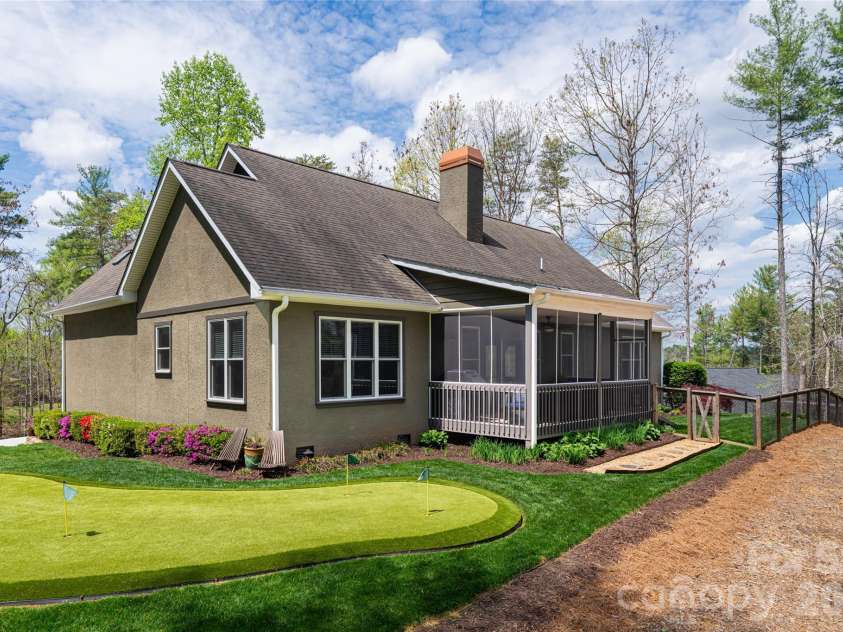 44 Cherry Ridge Lane, Weaverville, NC 28787.  MLS# CAR4369834, YatesRealty ID 13370. 