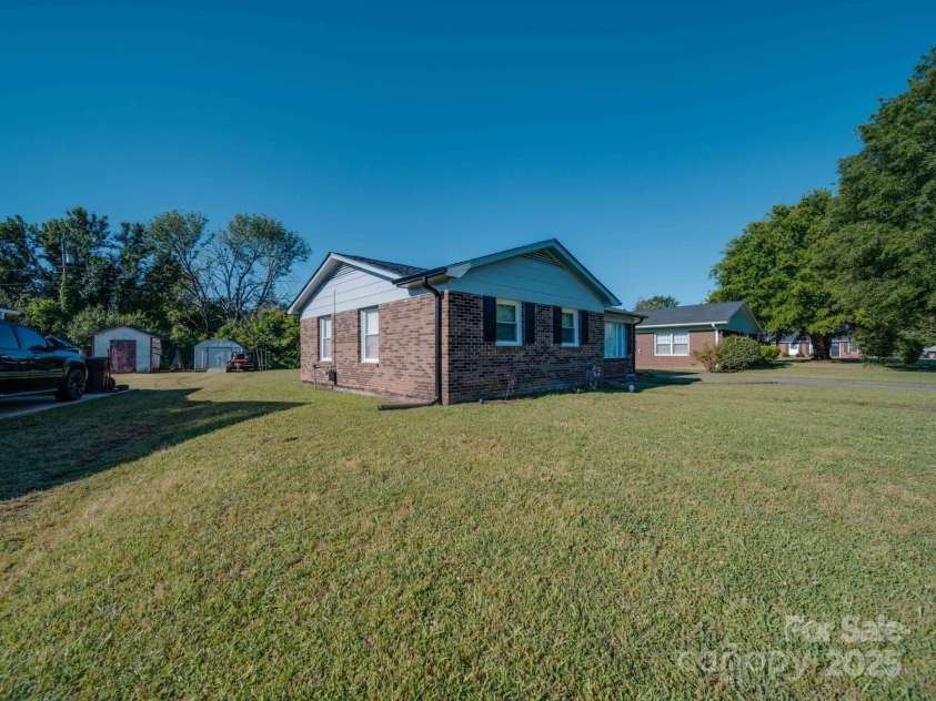 1108 Pearson Drive, Rock Hill, SC 29730.  MLS# CAR4240875, YatesRealty ID 13372. 