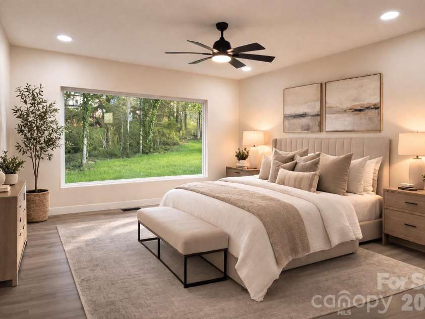 2520 27th Avenue Circle, Hickory, NC 28601.  MLS# CAR4366517, YatesRealty ID 13375. 