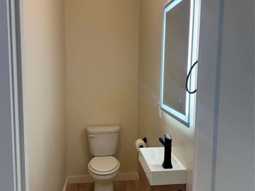 2520 27th Avenue Circle, Hickory, NC 28601.  MLS# CAR4366517, YatesRealty ID 13375. 