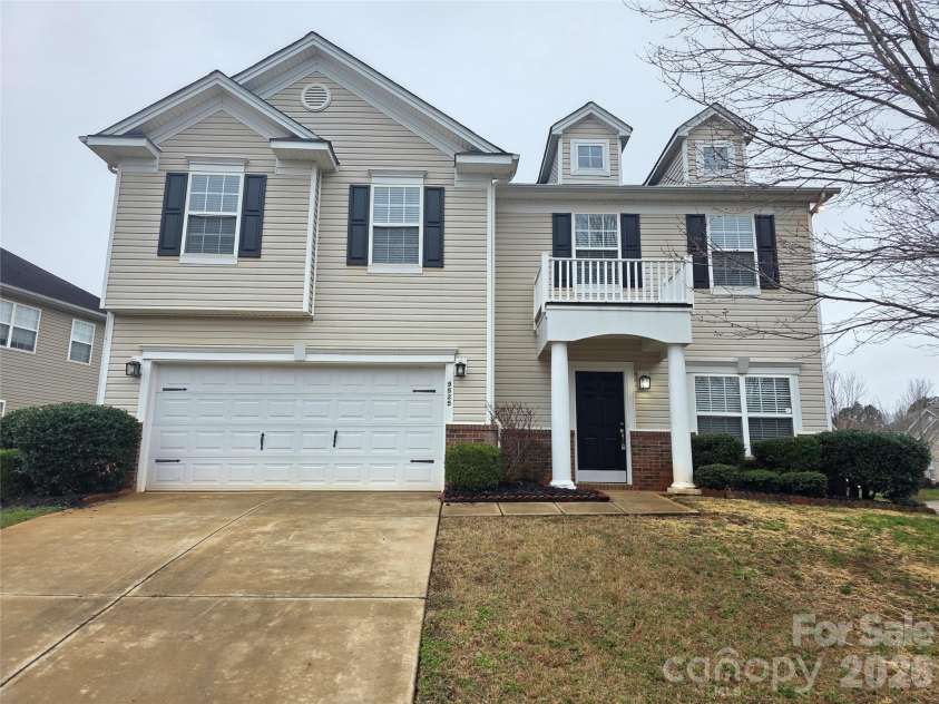 9525 Durness Drive, Charlotte, NC 28278.  MLS# CAR4352635, YatesRealty ID 13376. 