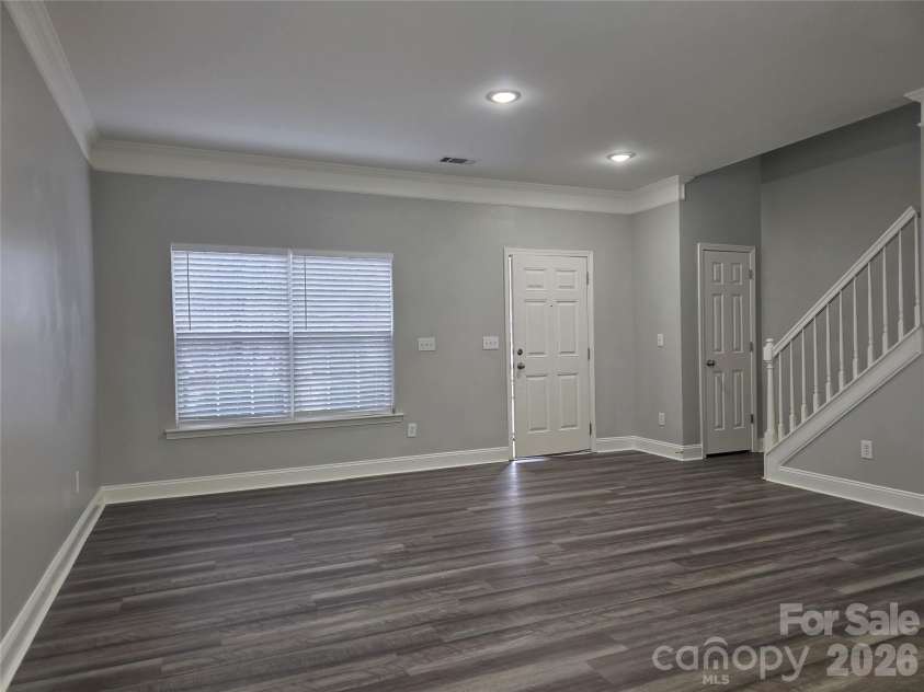 9525 Durness Drive, Charlotte, NC 28278.  MLS# CAR4352635, YatesRealty ID 13376. 