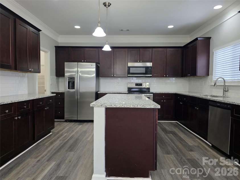 9525 Durness Drive, Charlotte, NC 28278.  MLS# CAR4352635, YatesRealty ID 13376. 