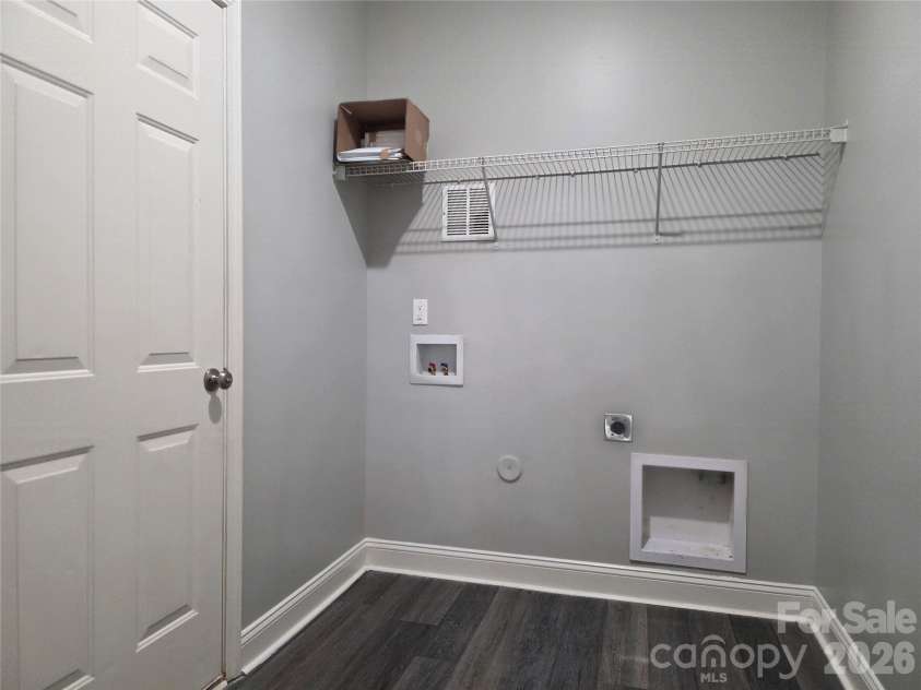 9525 Durness Drive, Charlotte, NC 28278.  MLS# CAR4352635, YatesRealty ID 13376. 