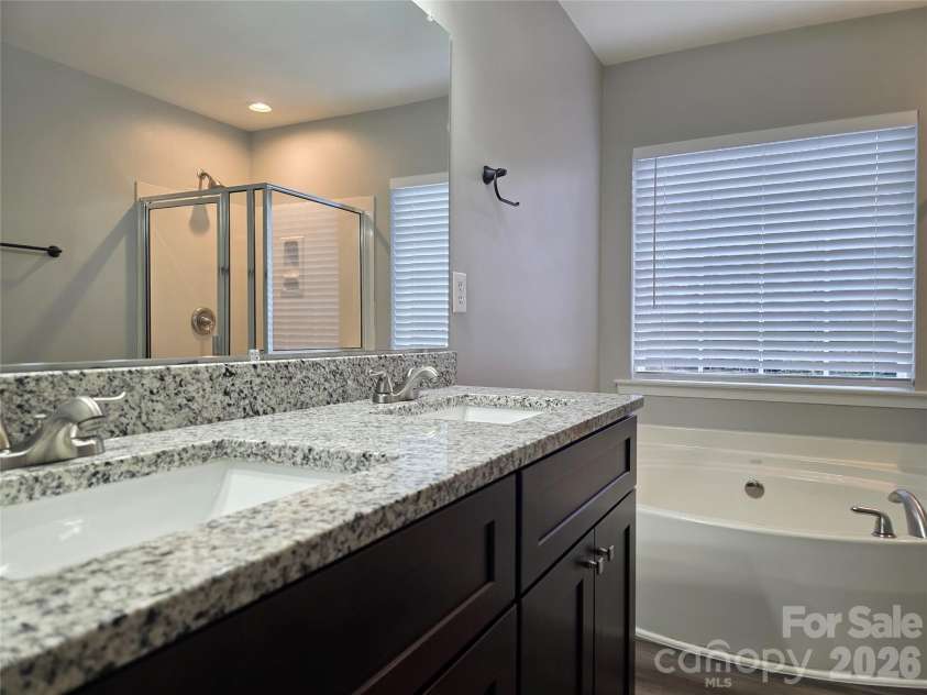 9525 Durness Drive, Charlotte, NC 28278.  MLS# CAR4352635, YatesRealty ID 13376. 